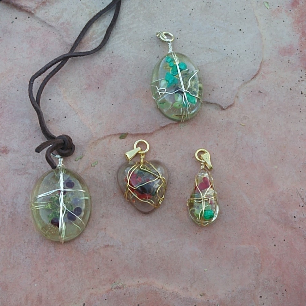 Beautiful pendant necklaces